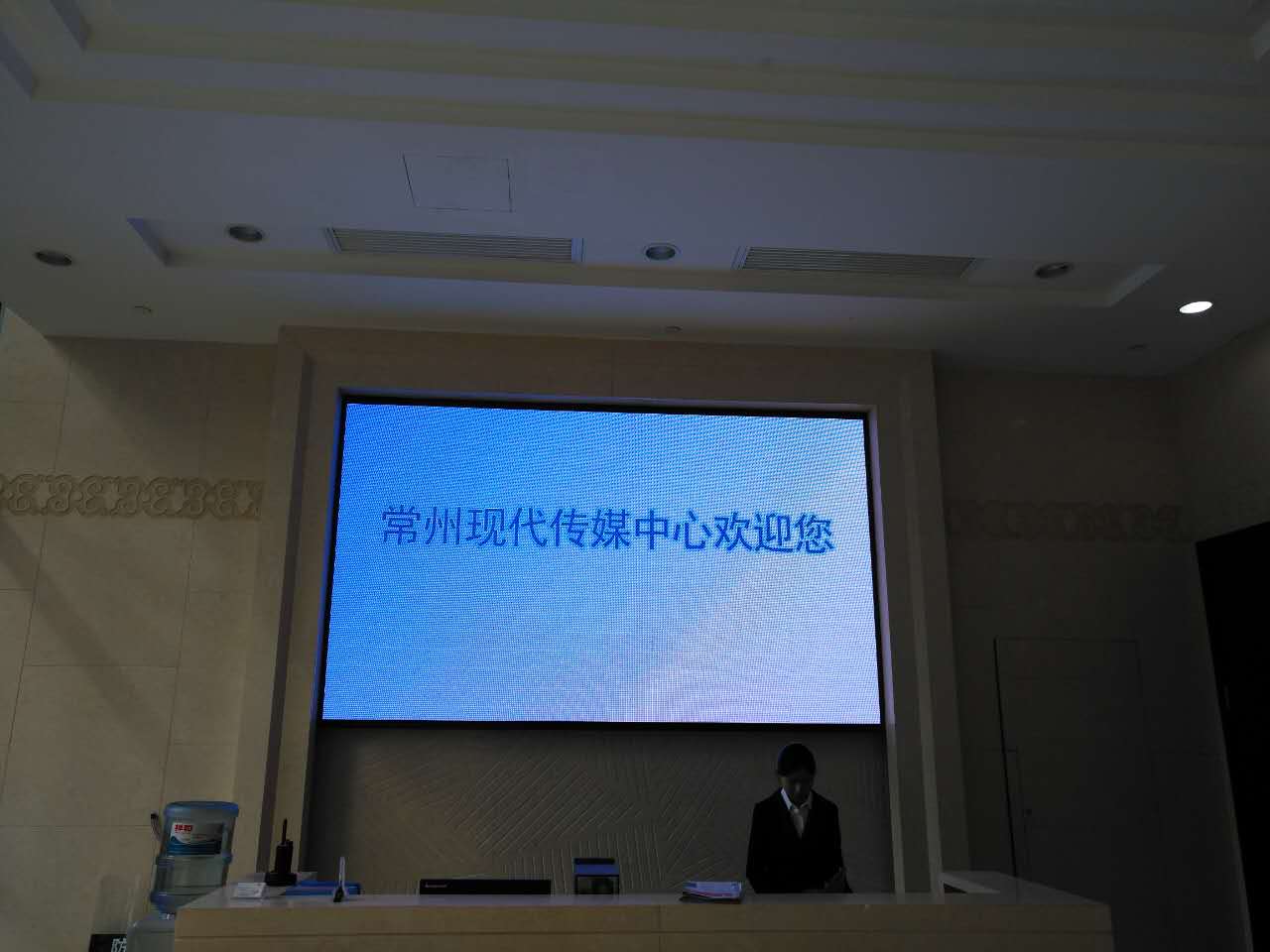 常州傳媒中心室內(nèi)P4全彩顯示屏