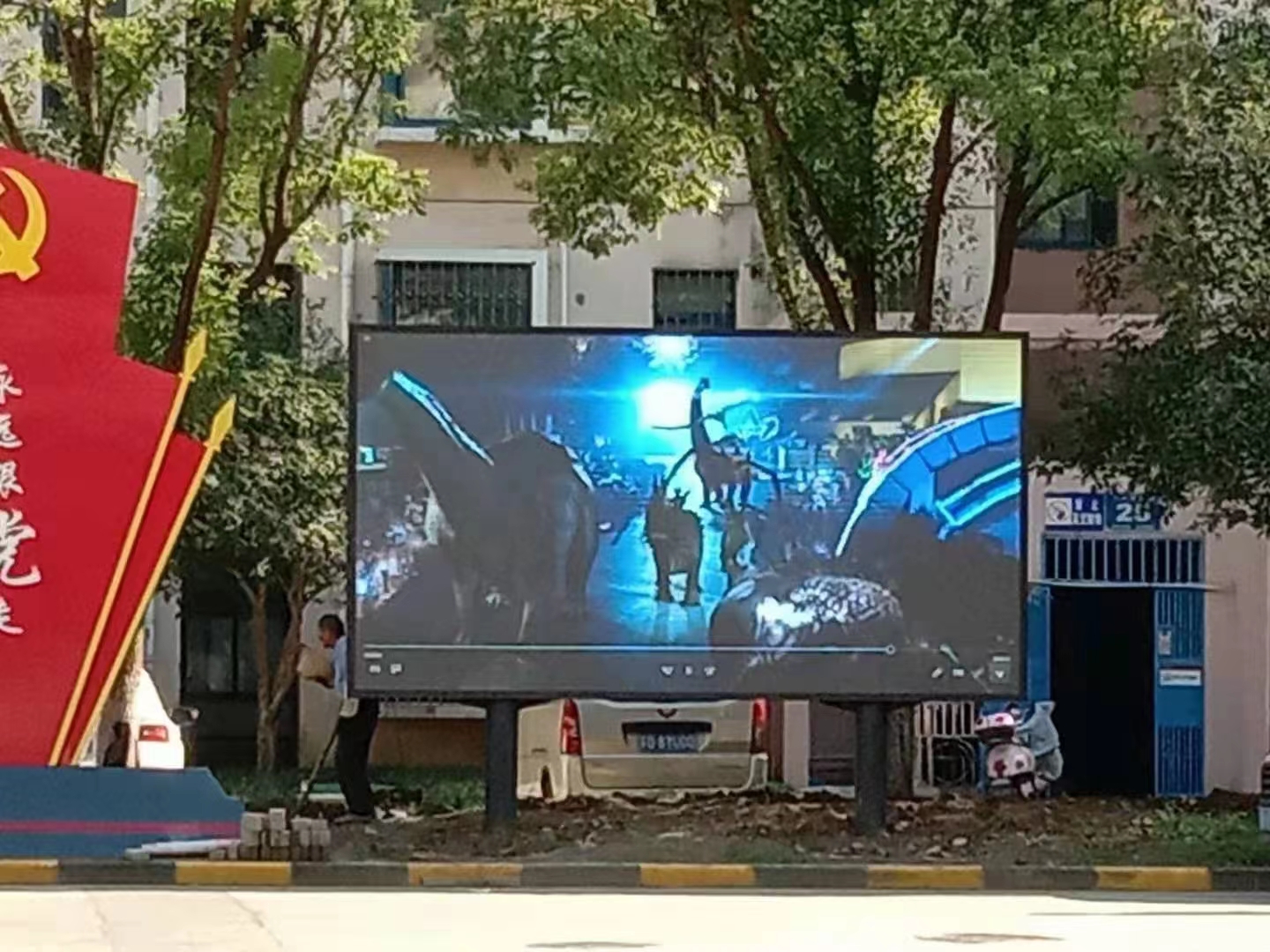 無錫仙蠡墩家園小區(qū)戶外全彩顯示屏